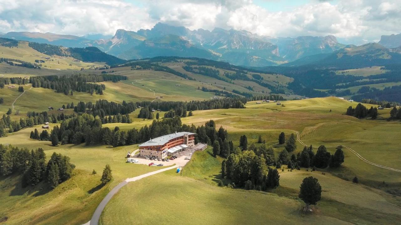 Paradiso Pure.Living Vegan Hotel Alpe Di Siusi Exterior foto